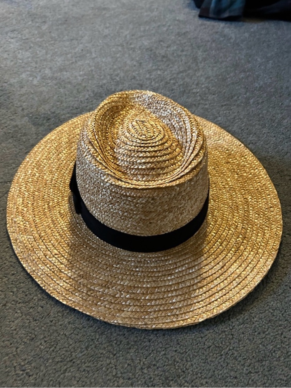 Brixton extra wide brim straw
Sun Hat with Black Band